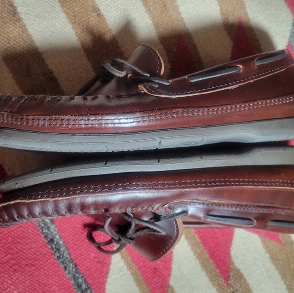 Minnetonka Moccasin Leather Loafers - Picture 9 of 11